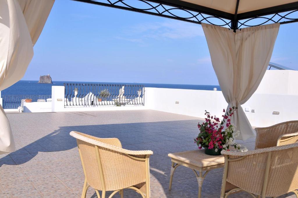 Hotel Villaggio Stromboli - Isola Di Stromboli Exterior foto